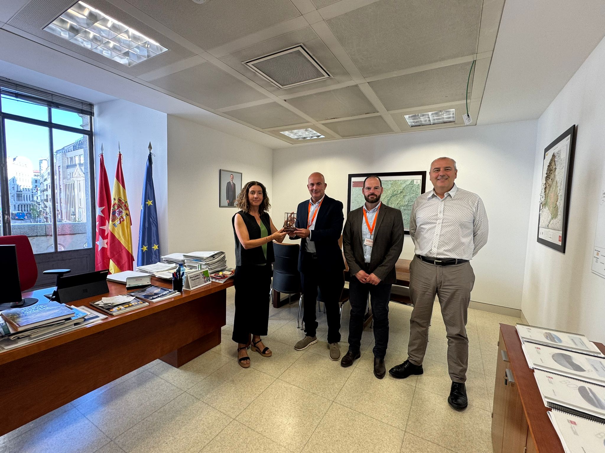 La Asociación Española de Cetrería se reúne con la Dirección General de Biodiversidad y Gestión Forestal de la Comunidad de Madrid Asociación Española de cetrería y conservación de aves rapaces